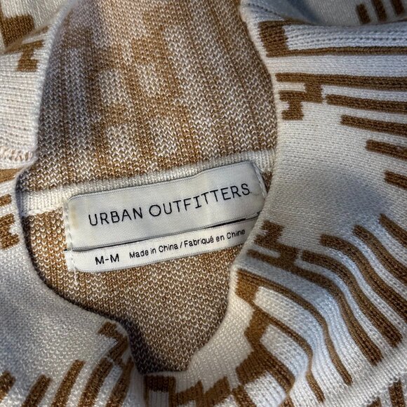 Urban Outfitters White and Gold Geometric Cropped Sweater - Picture 2 of 3